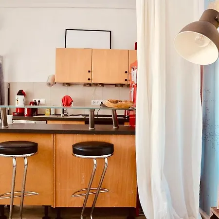 Modern Backyard Apartment, Re Center *