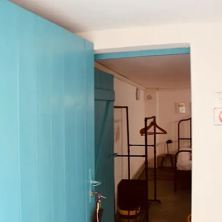 Modern Backyard Apartment, Re Center * Niederdorla