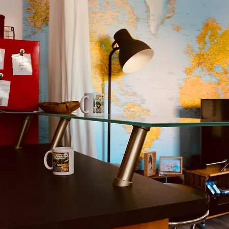 Modern Backyard Apartment, Re Center Niederdorla