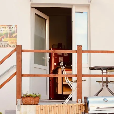 Modern Backyard Apartment, Re Center Niederdorla