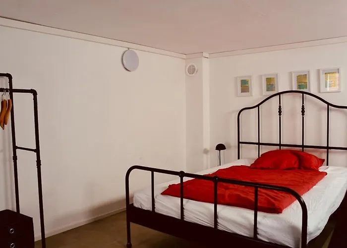 Modern Backyard Apartment, Re Center Niederdorla