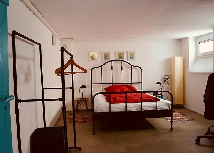 Διαμέρισμα Modern Backyard Apartment, Re Center Niederdorla