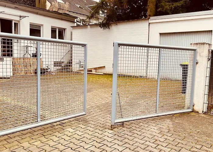 Διαμέρισμα Modern Backyard Apartment, Re Center *