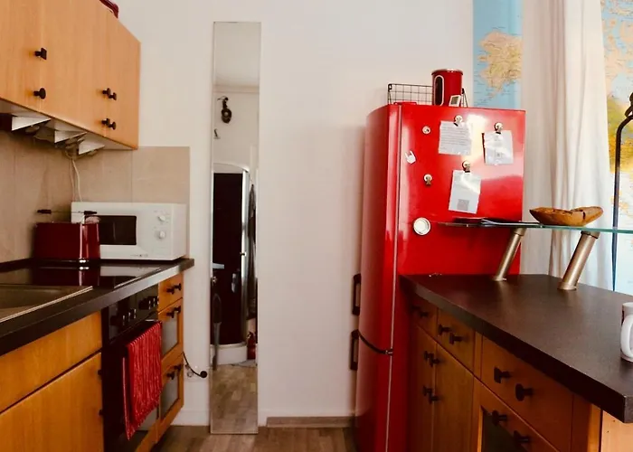 Διαμέρισμα Modern Backyard Apartment, Re Center *