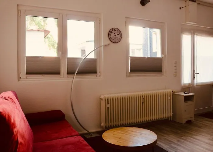 Modern Backyard Apartment, Re Center Διαμέρισμα *