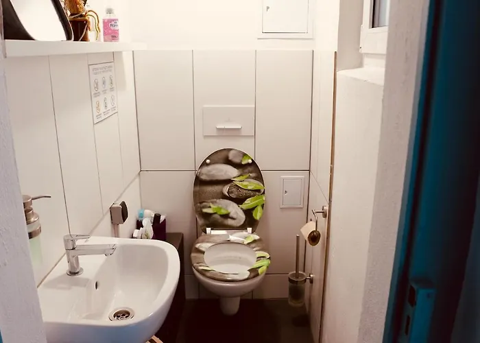 Modern Backyard Apartment, Re Center Διαμέρισμα Niederdorla