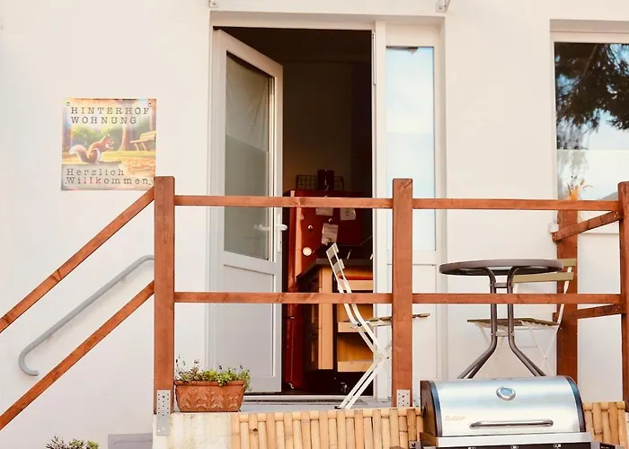 Modern Backyard Apartment, Re Center Niederdorla